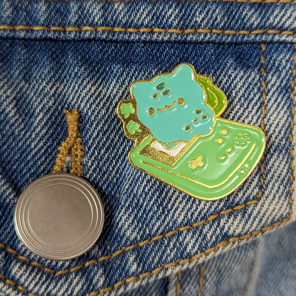 Enamel Pin - Game Controller With Starters