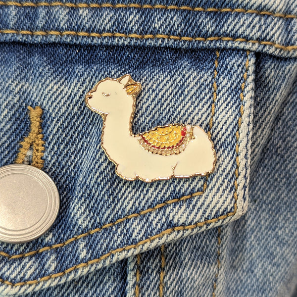 Enamel Pin - Sitting Alpaca