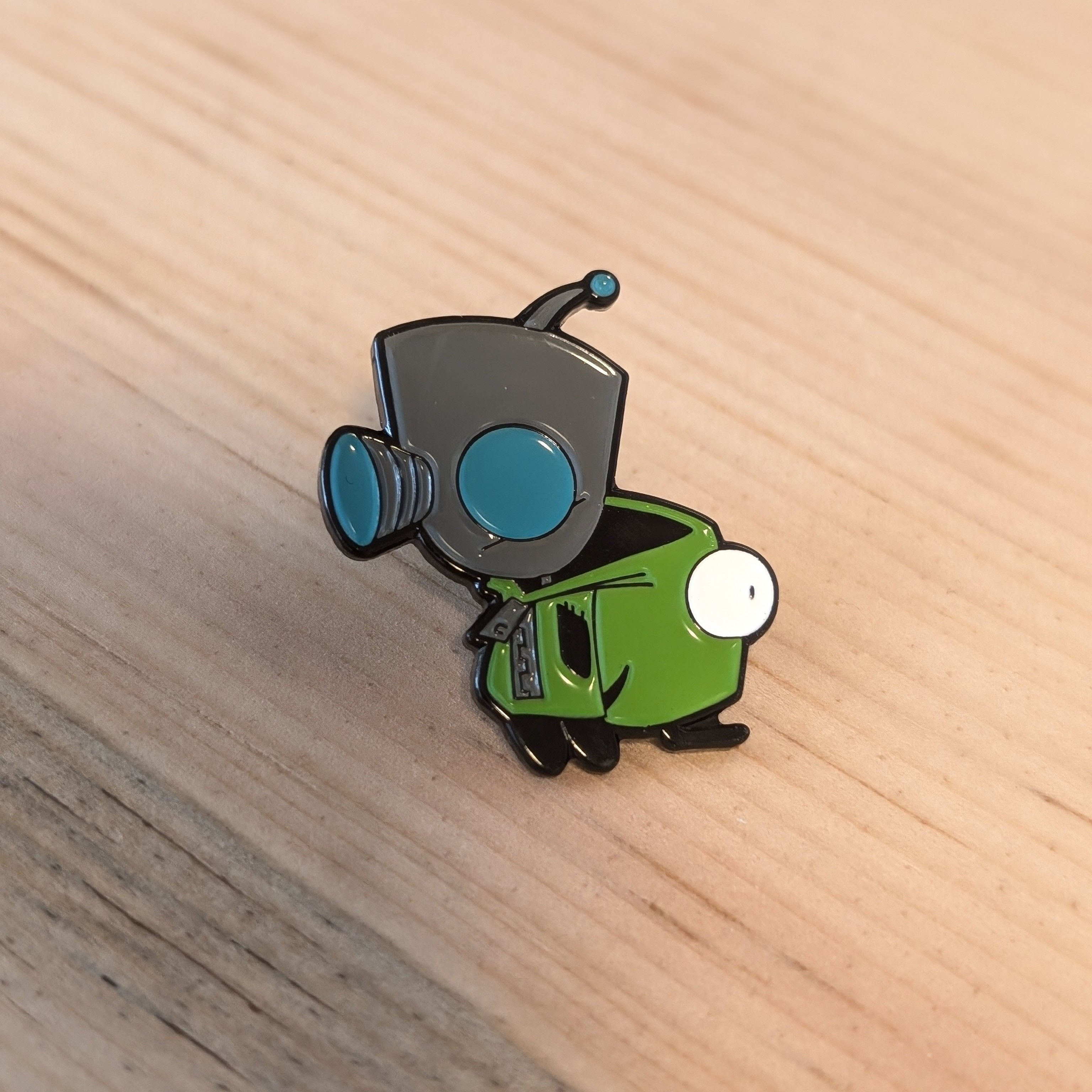 Enamel Pin - Alien Disguise